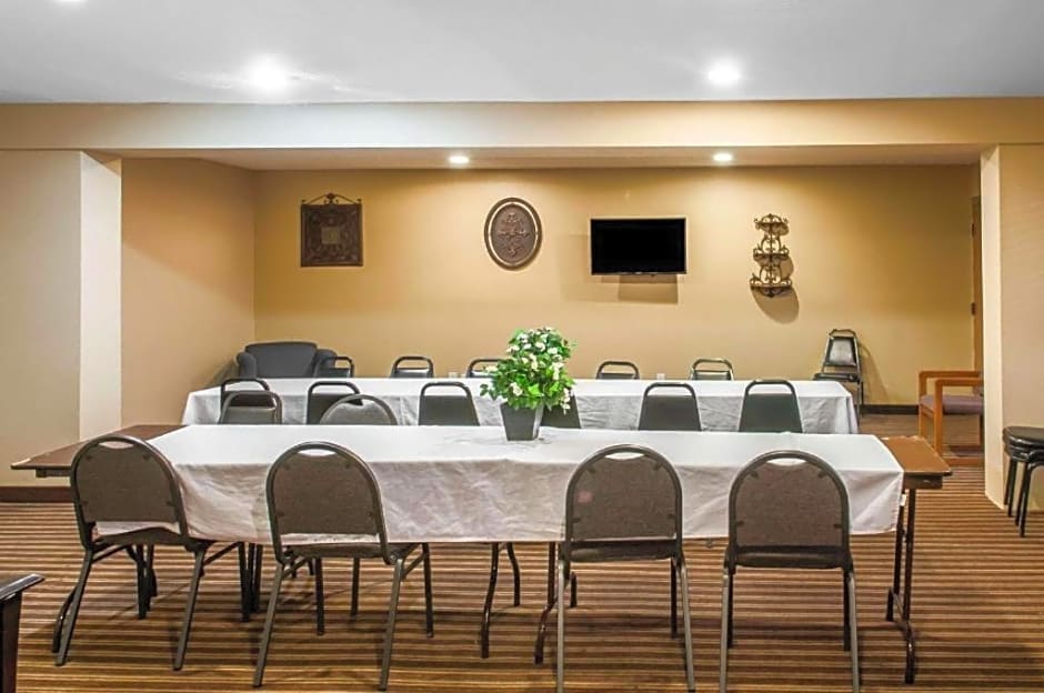 Suburban Studios East – Albuquerque, NM