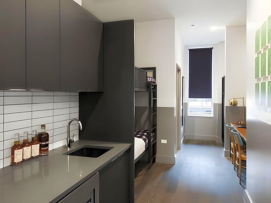 The Chicago Hotel Collection River North