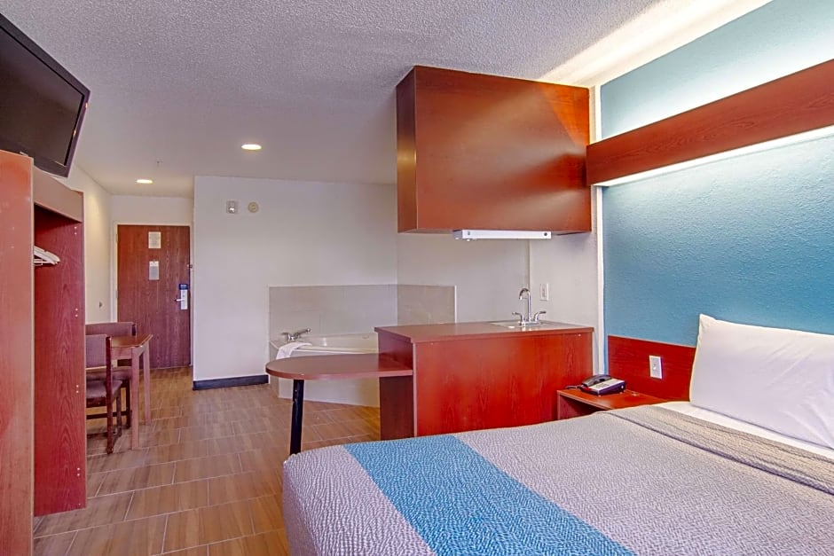 Americas Best Value Inn & Suites Brunswick