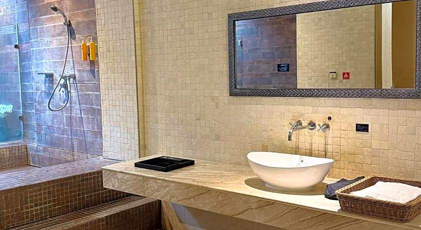 Her Home Spa Motel Douliu