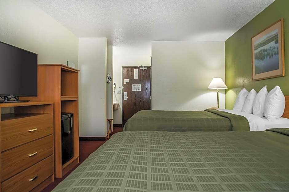 Hudson Inn & Suites