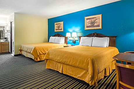 Queen Room with Two Queen Beds - Non-Smoking