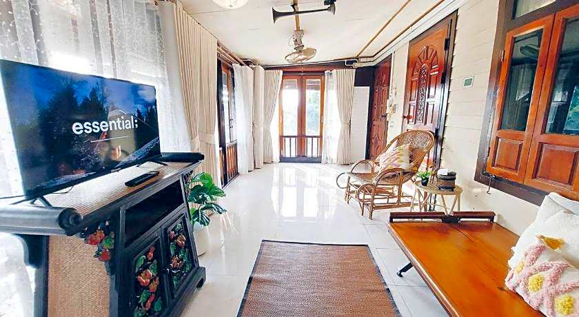 Green Riverside Homestay