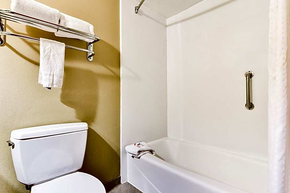 OYO Townhouse Oklahoma City Airport