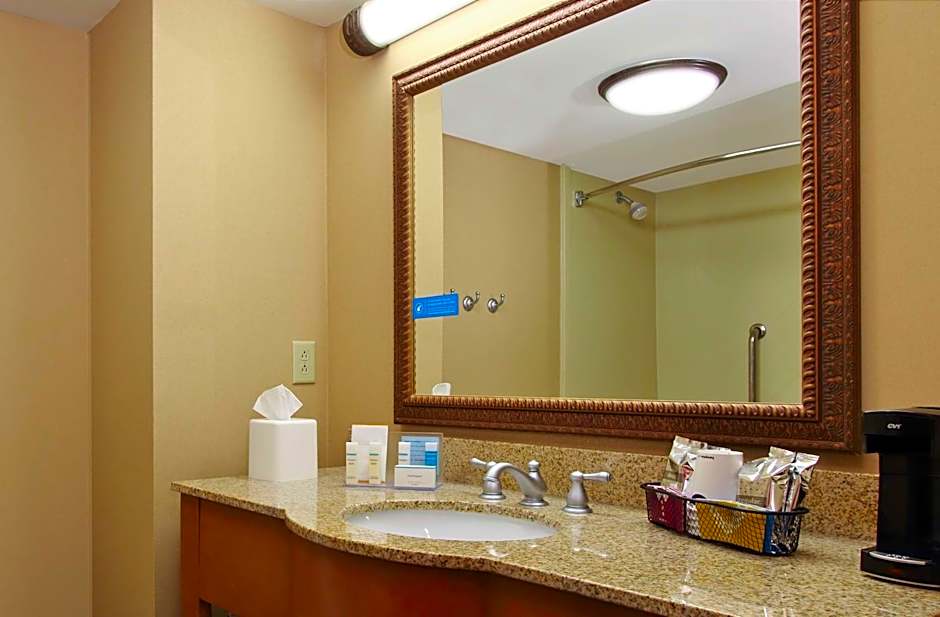 Hampton Inn By Hilton & Suites Madisonville