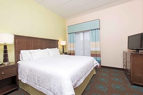 One-Bedroom King Suite with Kitchen - Non-Smoking