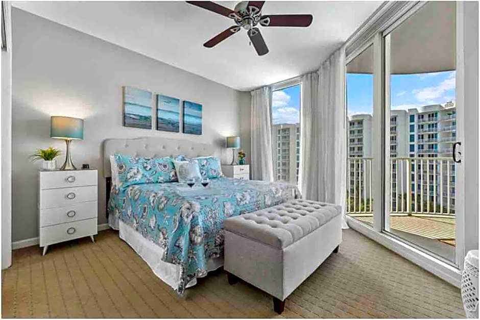 Pink Sunsets at the Palms of Destin Across from Beach, Heated Pool Shuttle & Dining