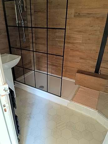 Single Room with Private External Bathroom