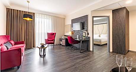 One-Bedroom Apartment with Sofa Bed and Kitchenette - Non-Smoking