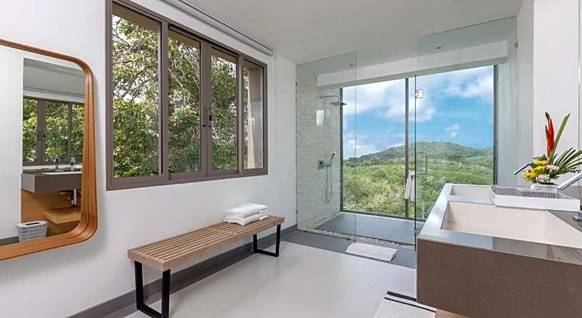 Tropical Castle Phuket, 18 BED Sea View Pool Villa by RESAVA