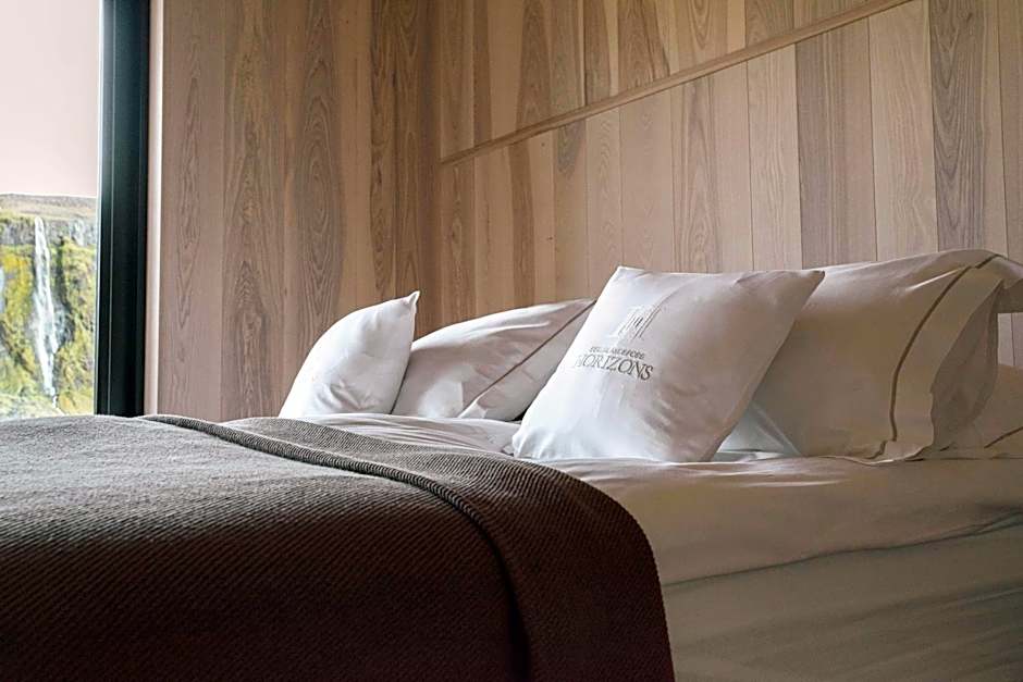 Seljalandsfoss Horizons