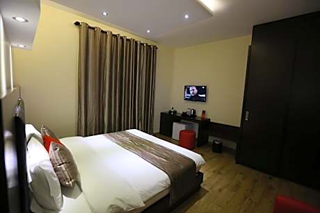 Two-Bedroom Suite with Sea View