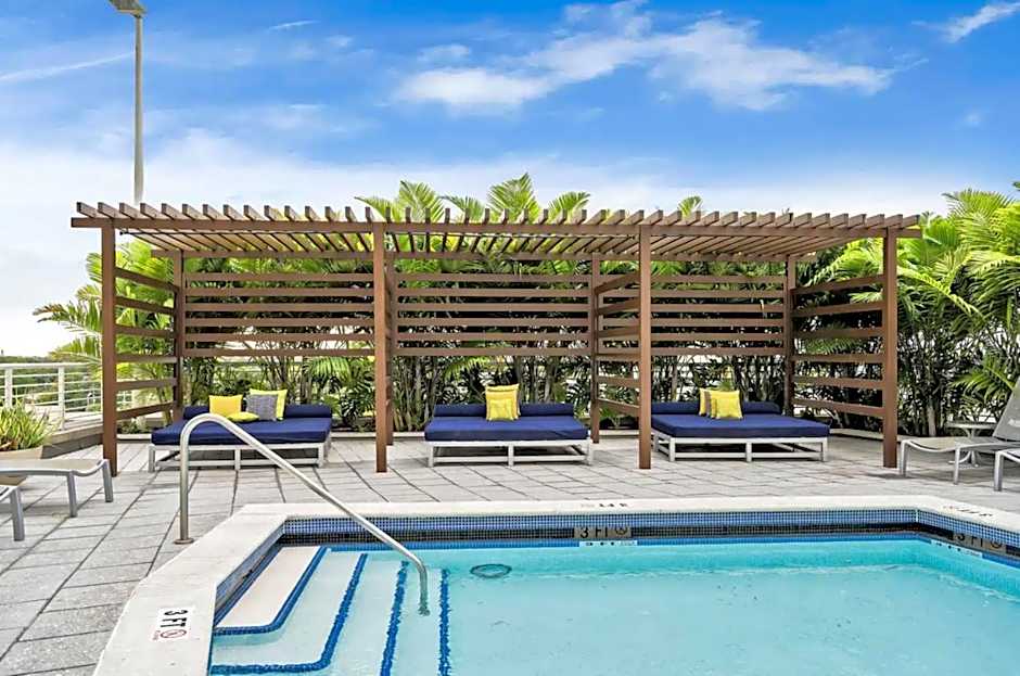 Elite 1BD 1BTH at Midblock FREE PARKING