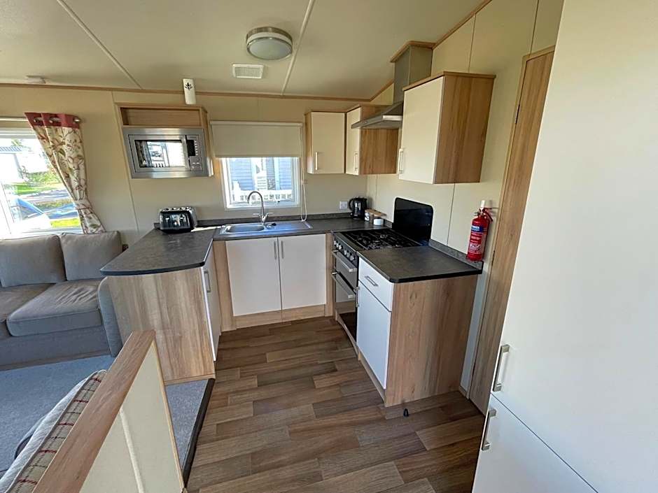 87 Lancaster Crescent