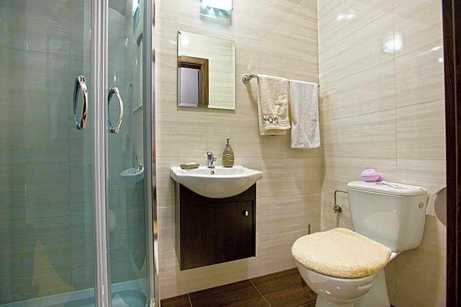 Photo 1 of 2 of Double Room