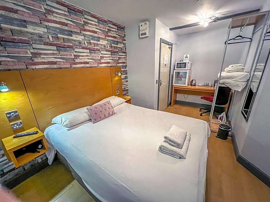 Twenty Hotel and Bar