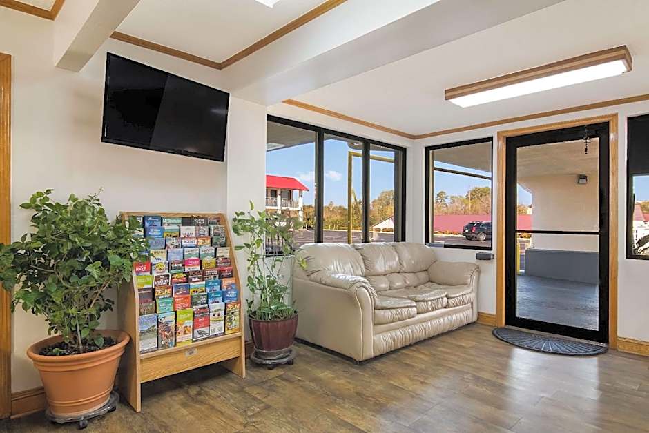 Econo Lodge Calhoun North Damascus