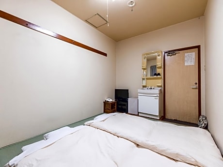 Japanese-Style Twin Room with Shared Bathroom - Smoking