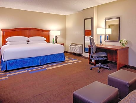 Deluxe King Room - Non-Smoking