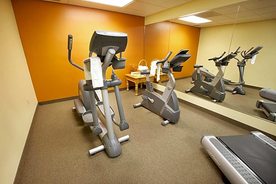 Lancaster Inn & Suites