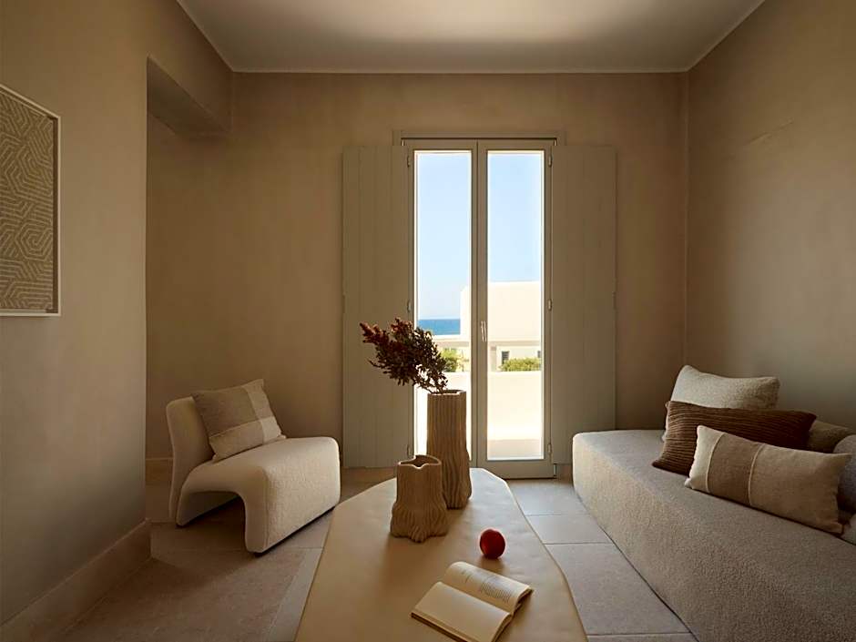 Akria Seaside Suites