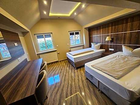 Deluxe Double or Twin Room with Garden View