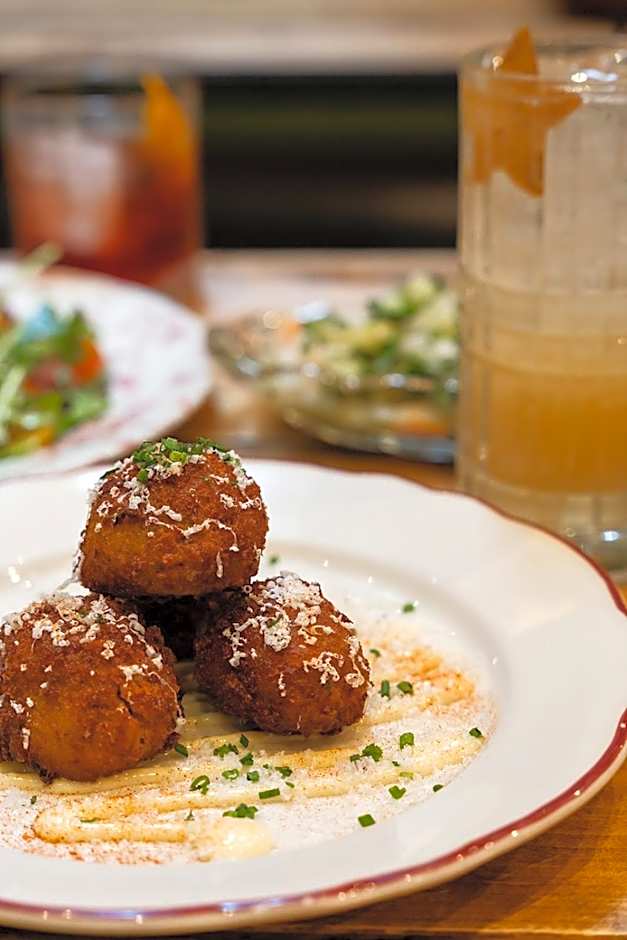 Motto by Hilton Washington DC City Center