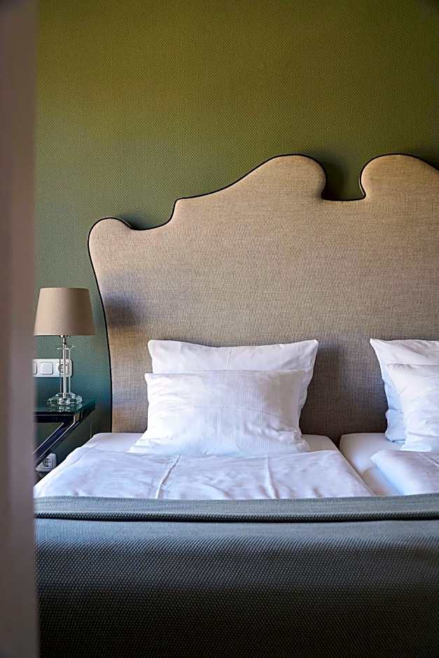 Hotel Monopol - Central Station