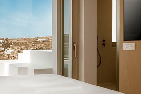 DELUXE JETTED TUB SUITE WITH SEA VIEW