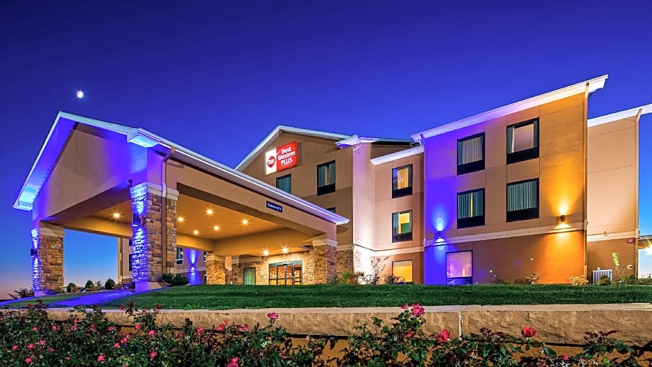 Best Western Plus Hiawatha Hotel
