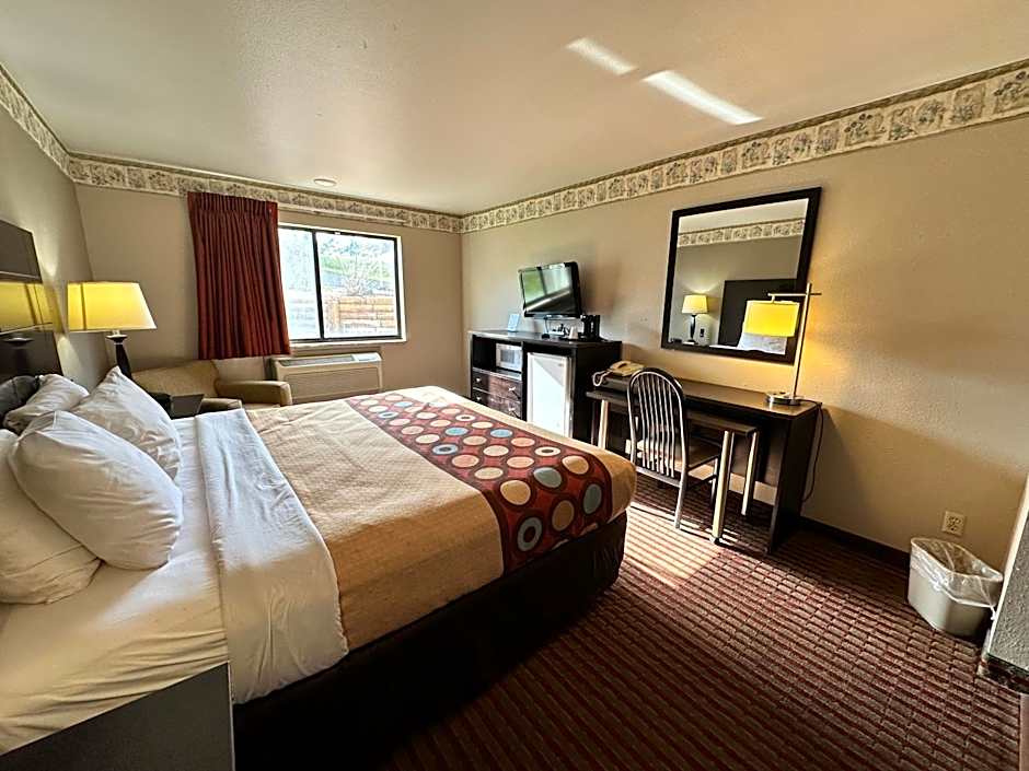 Rodeway Inn & Suites Madison East