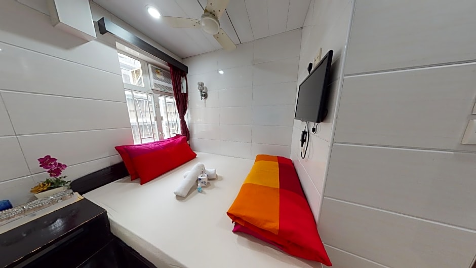 Canada Inn - Formerly Canada Hotel