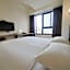 CHECK inn Express Taichung Fuxing