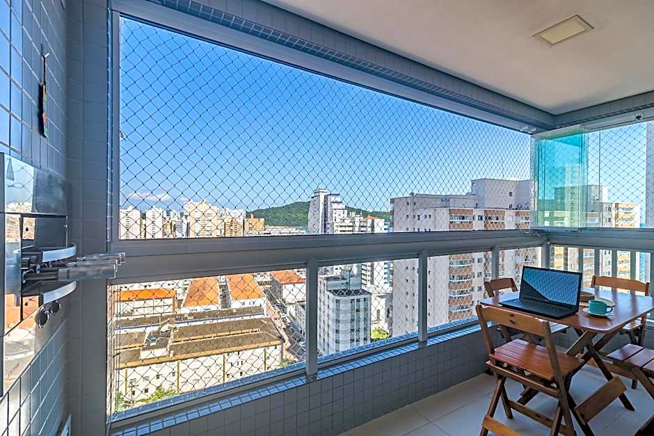 Apartamentos a Beira Mar, Aconchegantes e Modernos, a 3 Minutos da Praia com Ar Condicionado, Sacada Gourmet, Garagem e Portaria 24h