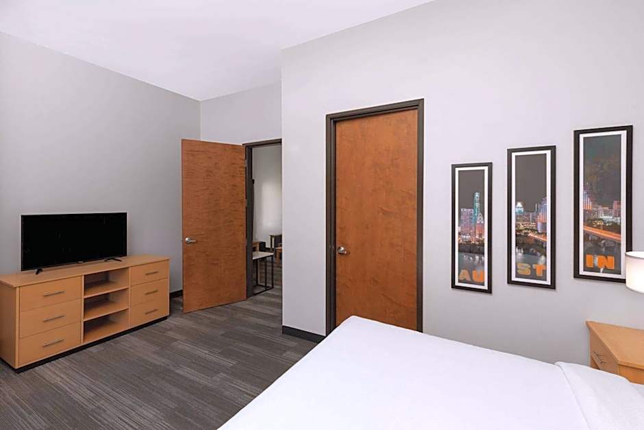 La Quinta Inn & Suites by Wyndham Austin NW/Lakeline Mall