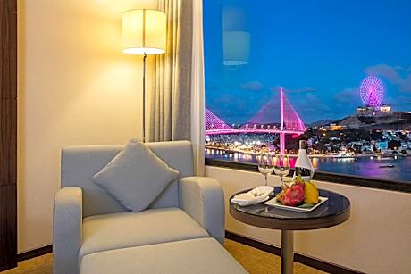 Executive Deluxe King Room  - Non-Smoking