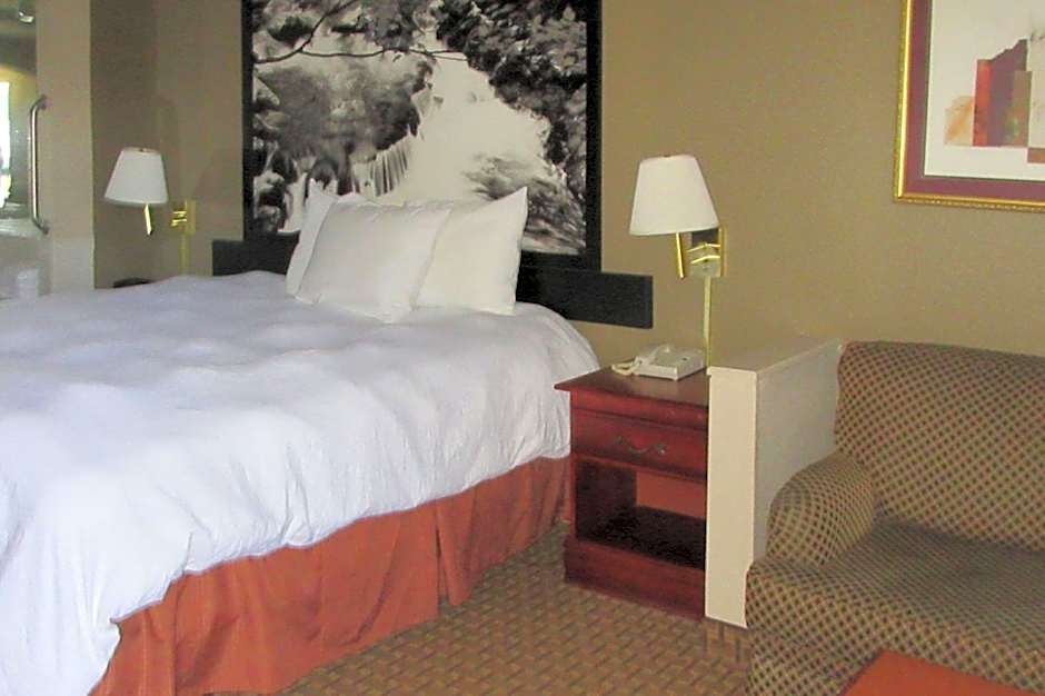 Econo Lodge Inn & Suites Manchester
