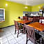 Super 8 by Wyndham South Boston VA