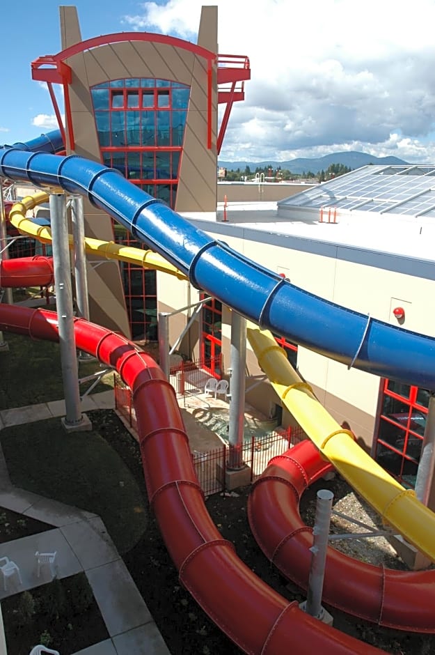 Triple Play Resort Hotel & Suites