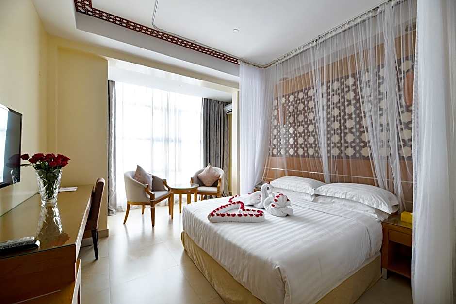 Saab Royale Hotel