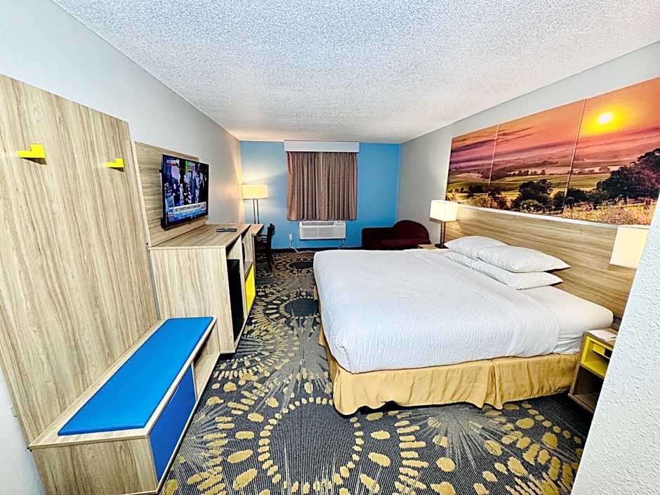 Days Inn by Wyndham Salina I-70