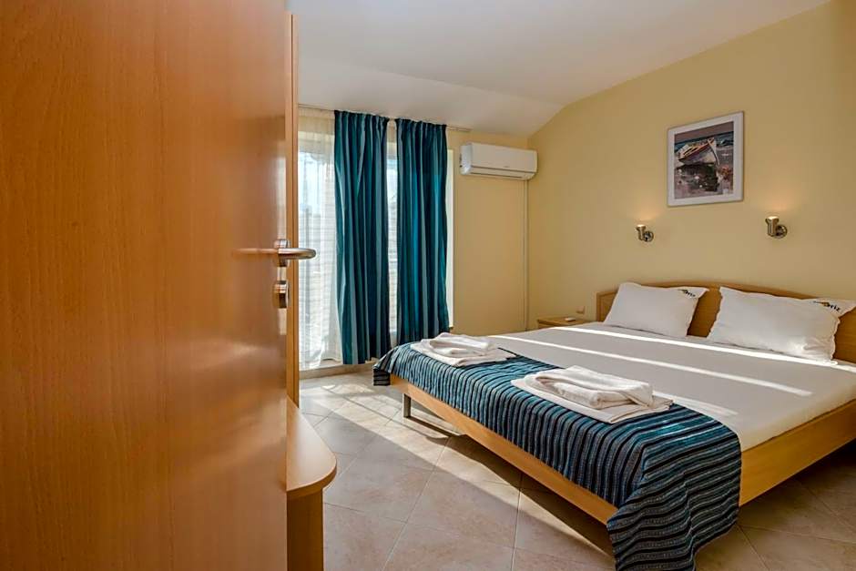 Семеен хотел Бриз