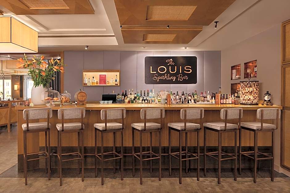 Louis Hotel