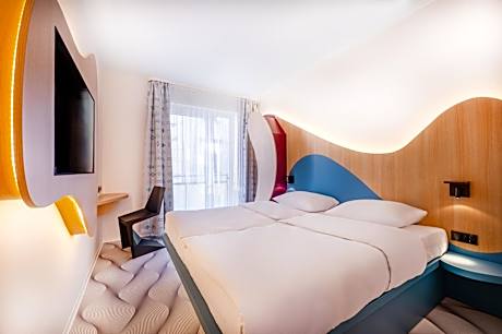 Design Room with Balcony