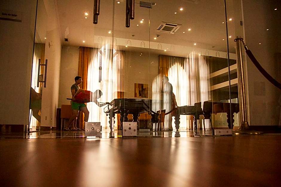 Hotel Apartamentos Geres Ribeiro