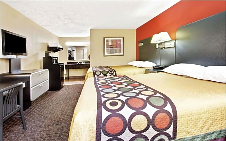 Super 8 by Wyndham Kissimmee/Maingate/Orlando Area