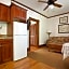 Island City House