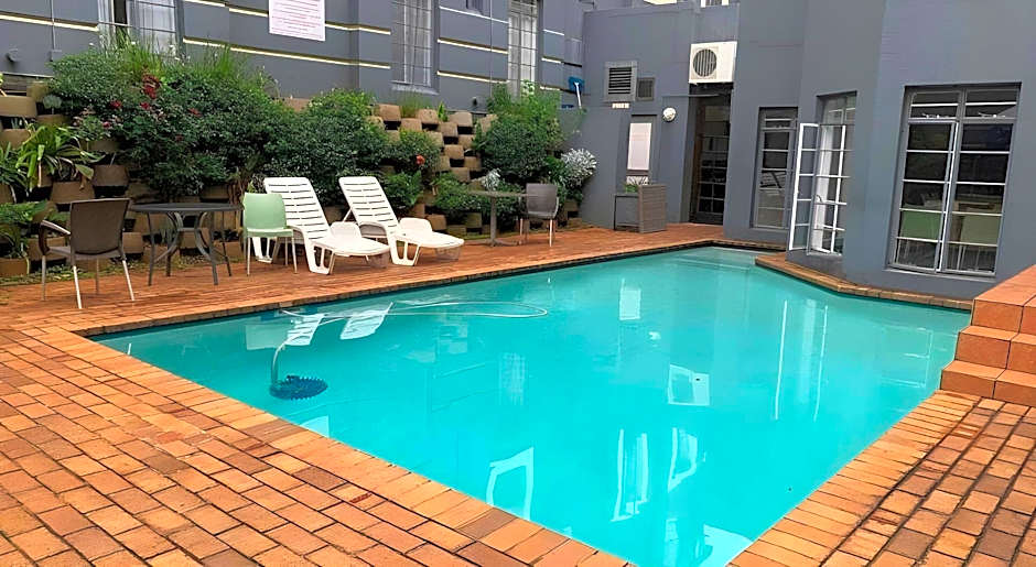 Airport Inn And Suites