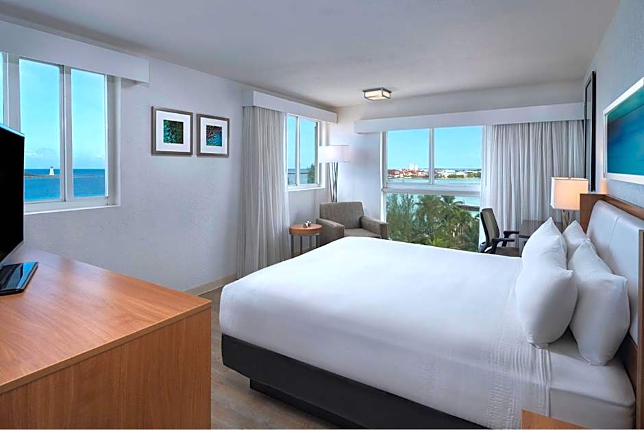 Courtyard by Marriott Nassau Downtown/Junkanoo Beach