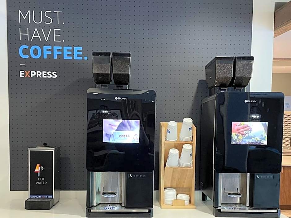 Holiday Inn Express & Suites Chicago O'Hare Airport by IHG